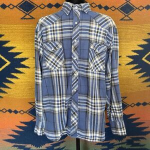 Vintage Wrangler Pearl Snap Button Up Shirt. Large. Pockets. USA.